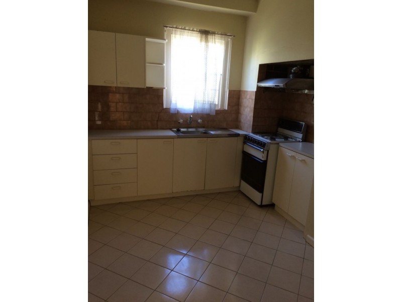 111 Eastwood St, Kensington VIC 3031