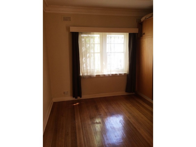 111 Eastwood St, Kensington VIC 3031