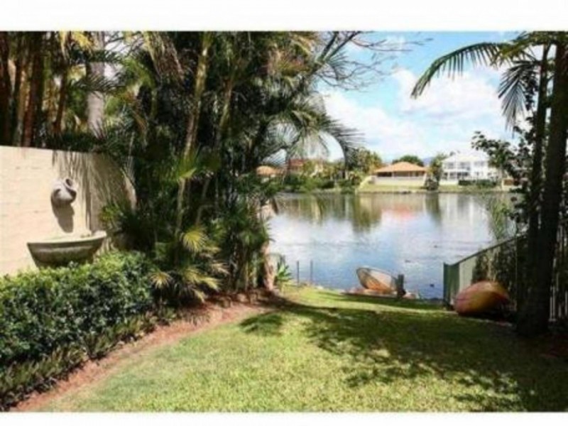86 Santa Cruz Bvd, Clear Island Waters QLD 4226