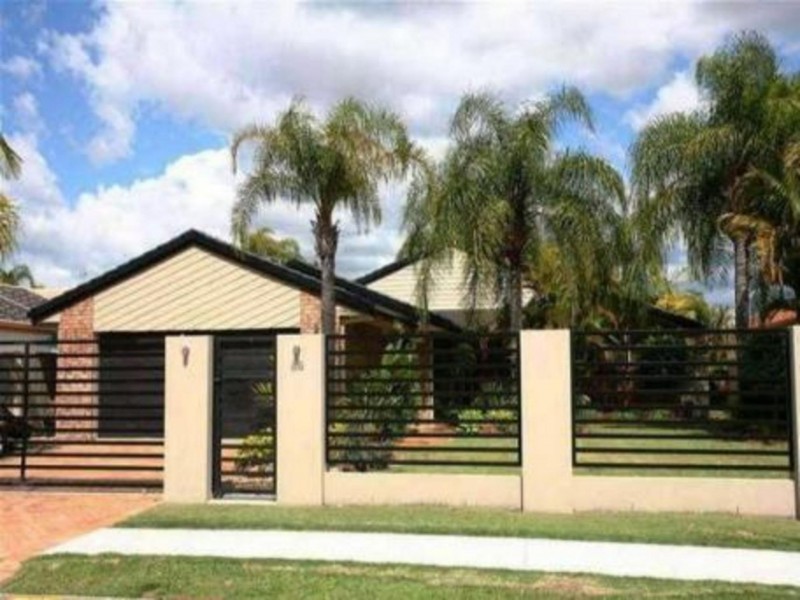 86 Santa Cruz Bvd, Clear Island Waters QLD 4226