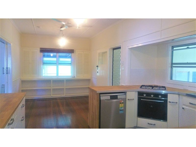 10 Kruger St, Booval QLD 4304