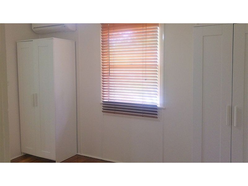 10 Kruger St, Booval QLD 4304