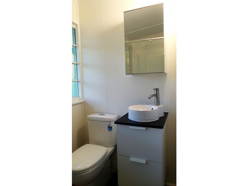 10 Kruger St, Booval QLD 4304