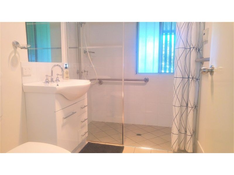 10 Kruger St, Booval QLD 4304