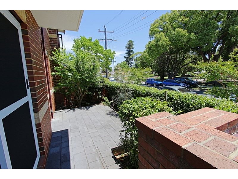 2/8-10 Salford St, Victoria Park WA 6100