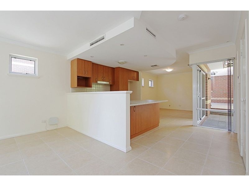 2/8-10 Salford St, Victoria Park WA 6100