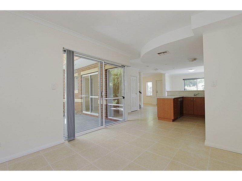 2/8-10 Salford St, Victoria Park WA 6100