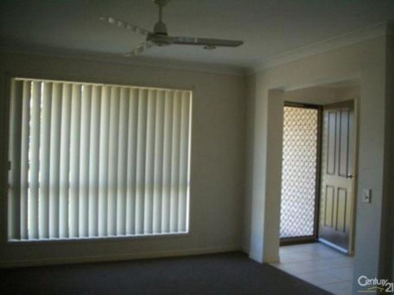 12 Trill Ct, Urangan QLD 4655
