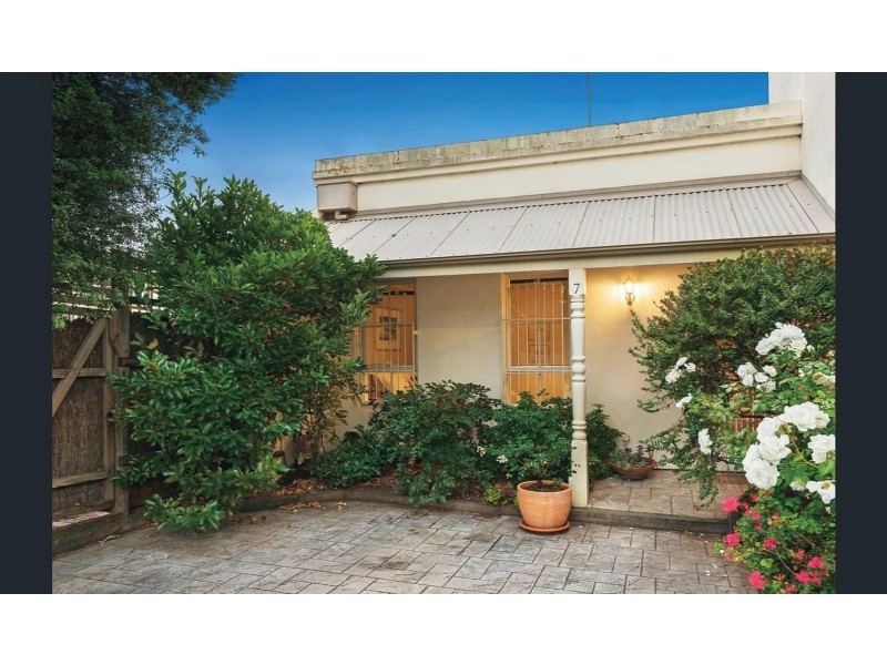 7/12 Barlow St, Port Melbourne VIC 3207