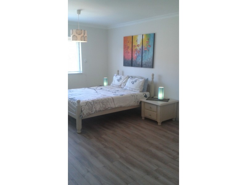 114 Janis St, Halls Head WA 6210