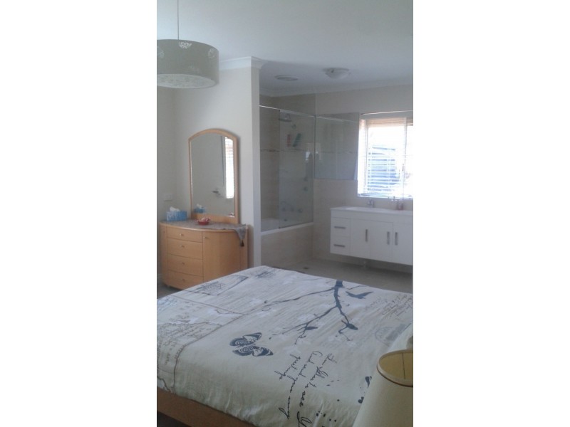 114 Janis St, Halls Head WA 6210