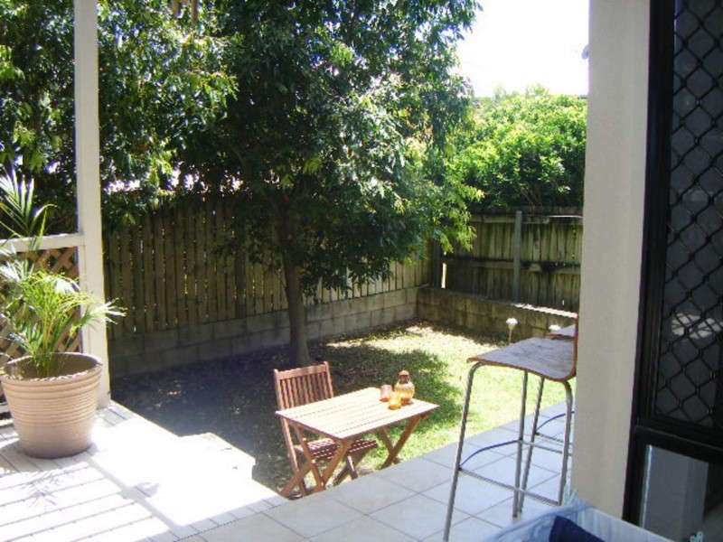 1/102 Pashen St, Morningside QLD 4170