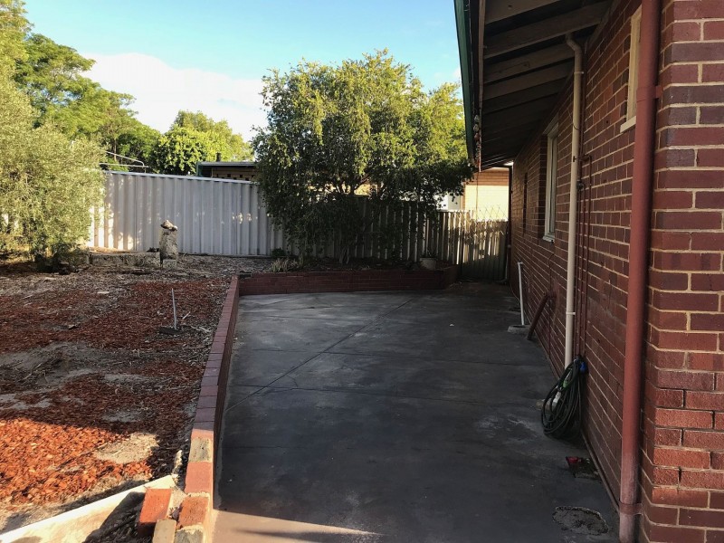 27 Sanderson St, Embleton WA 6062