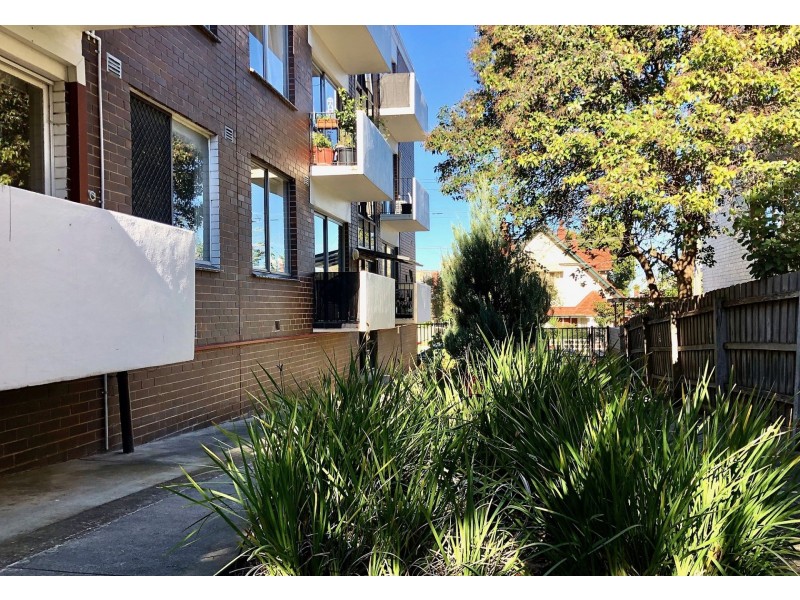 8/68 Alma Rd, St Kilda VIC 3182