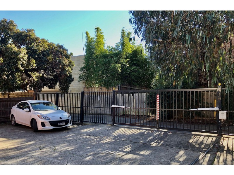 8/68 Alma Rd, St Kilda VIC 3182