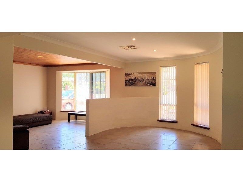 91 Aulberry Pde, Leeming WA 6149
