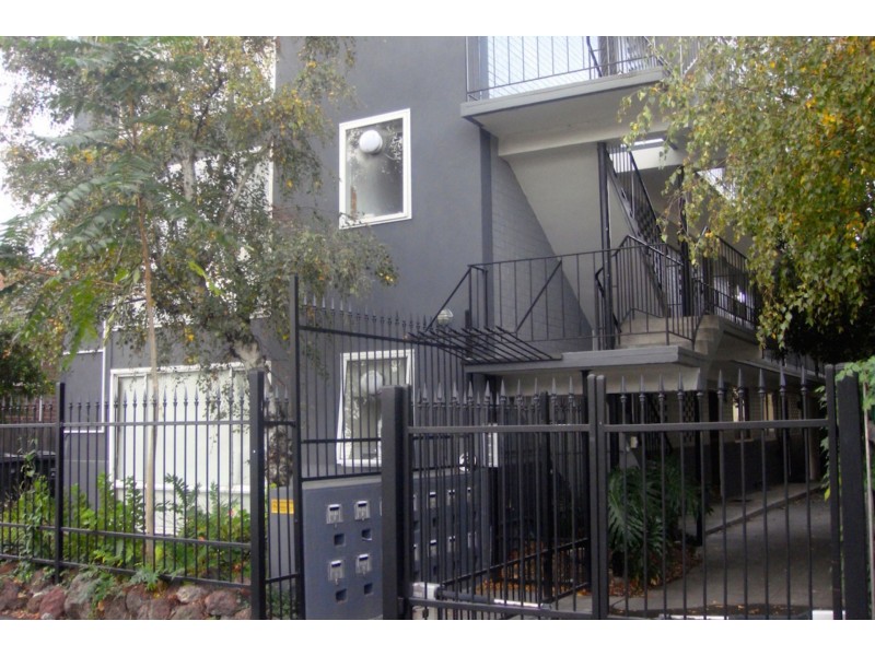 8/70 Carlisle St, St Kilda VIC 3182