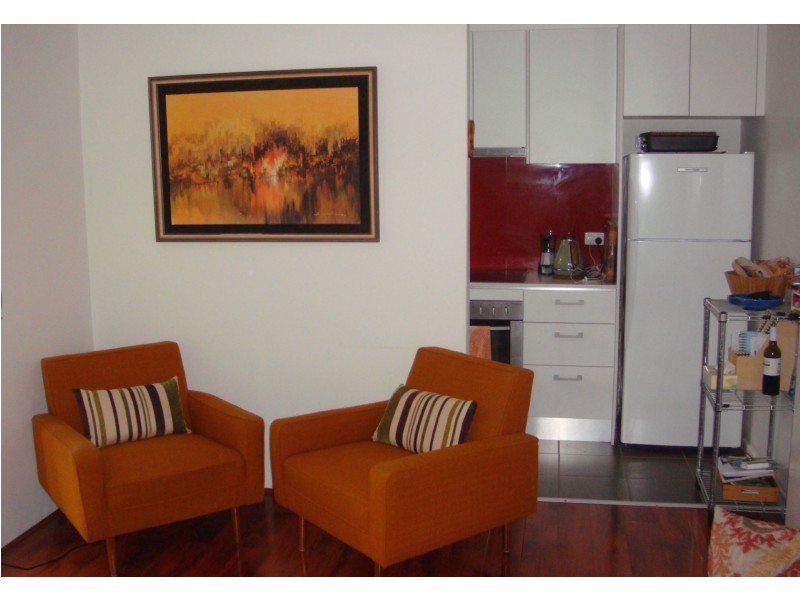 8/70 Carlisle St, St Kilda VIC 3182