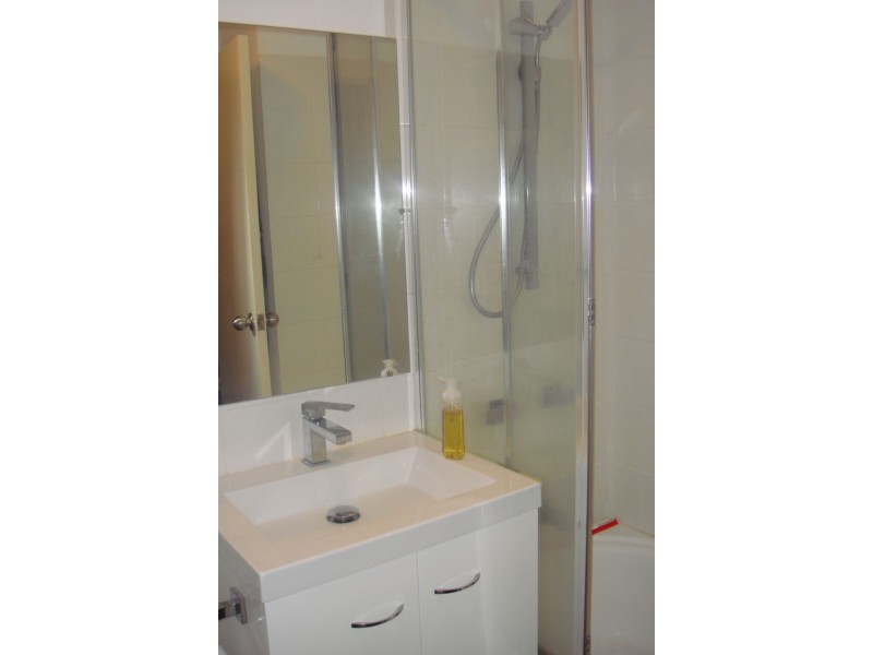 8/70 Carlisle St, St Kilda VIC 3182