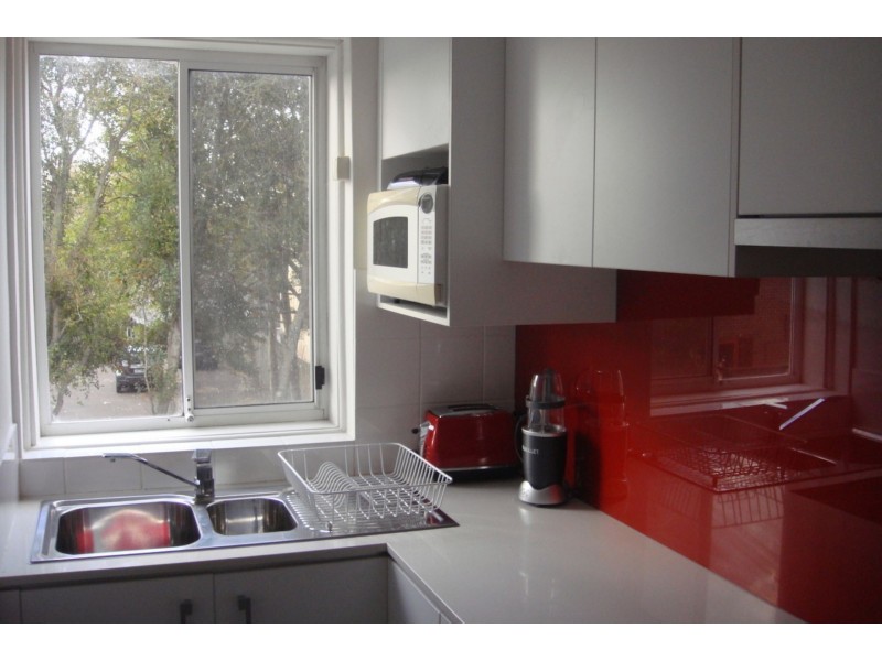 8/70 Carlisle St, St Kilda VIC 3182