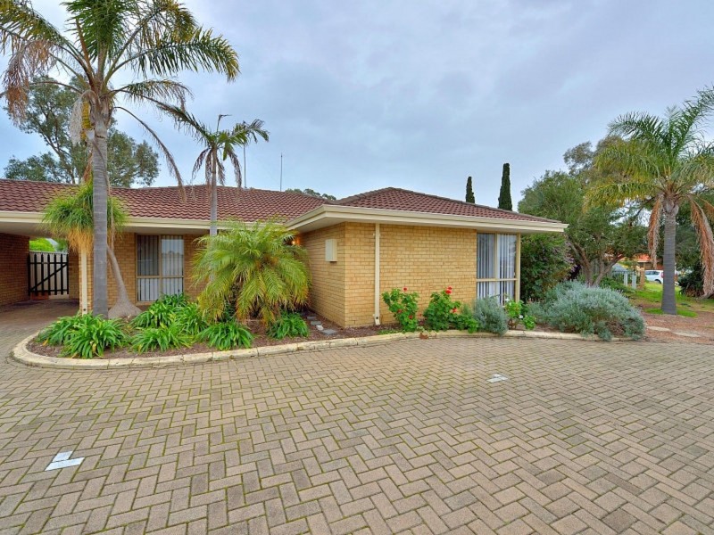 5a Maple Gr, Halls Head WA 6210