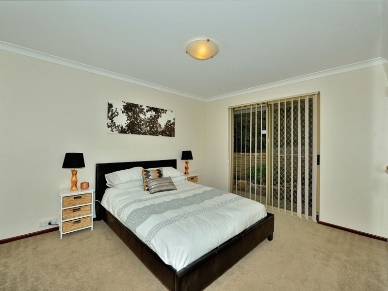 5a Maple Gr, Halls Head WA 6210