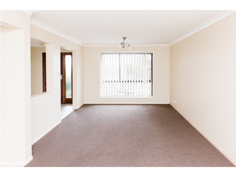 11 Eastern Rise, Little Mountain QLD 4551