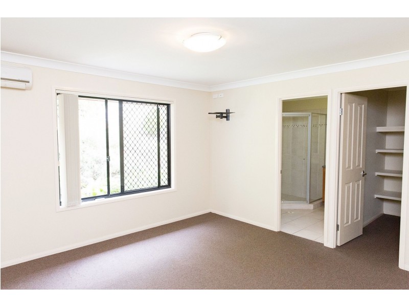 11 Eastern Rise, Little Mountain QLD 4551