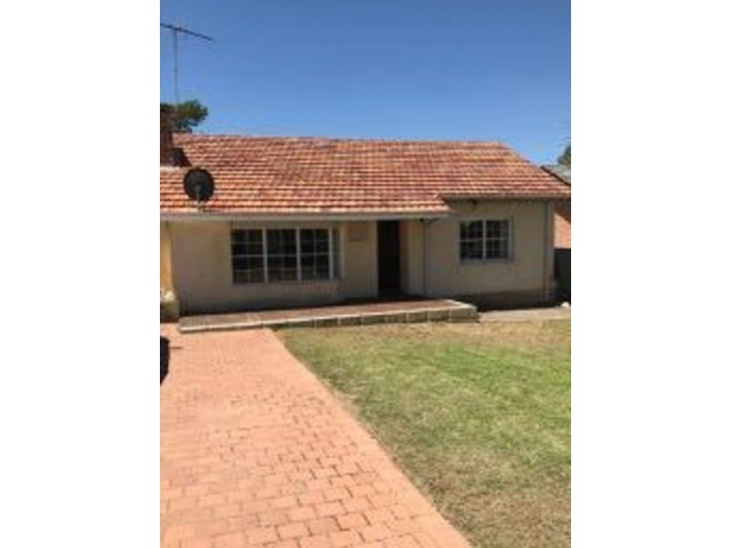 122 Jarrah Rd, St James WA 6102