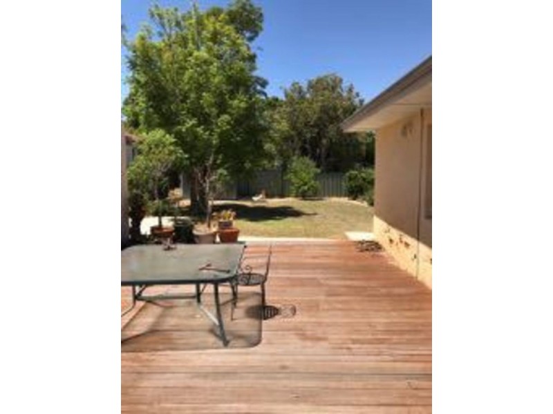 122 Jarrah Rd, St James WA 6102