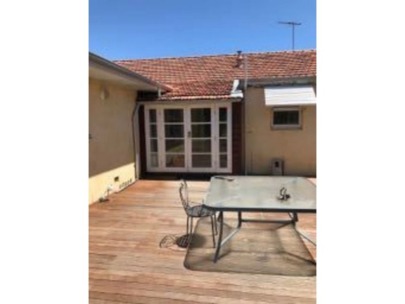 122 Jarrah Rd, St James WA 6102