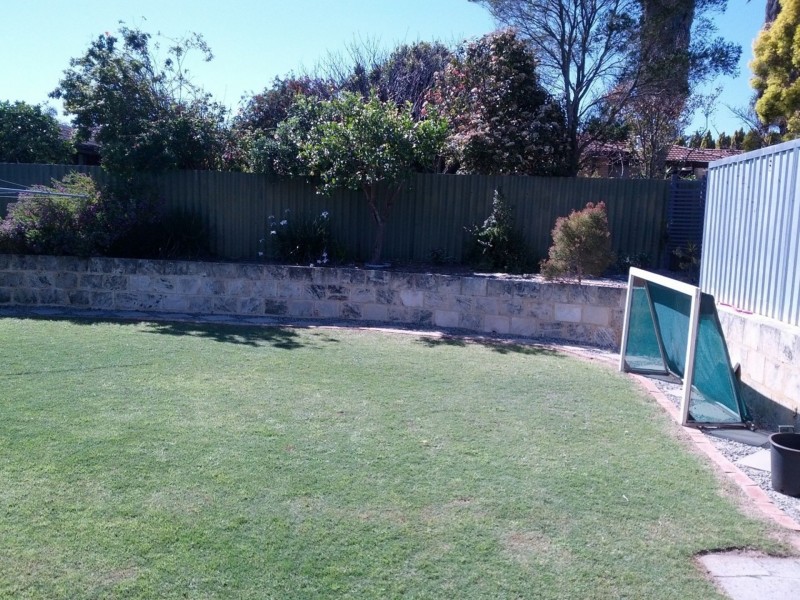 10 Elizabeth Rd, Wanneroo WA 6065