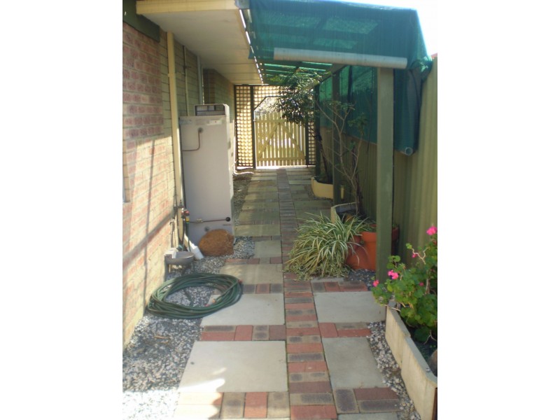10 Elizabeth Rd, Wanneroo WA 6065