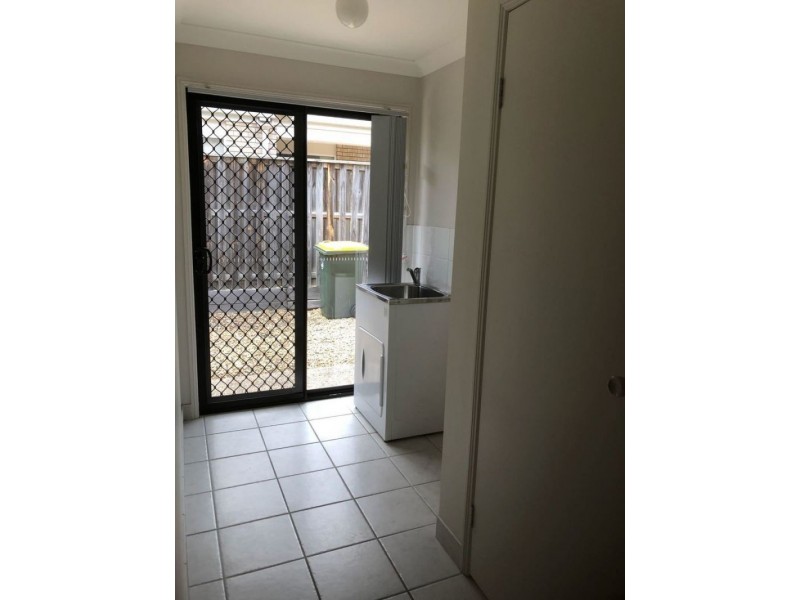 27 Juniper St, Heathwood QLD 4110