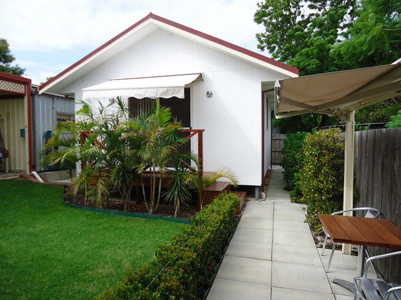 120 Jarrah Rd, St James WA 6102
