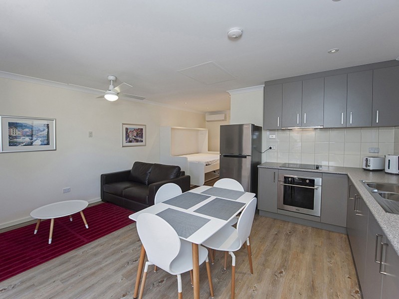120 Jarrah Rd, St James WA 6102