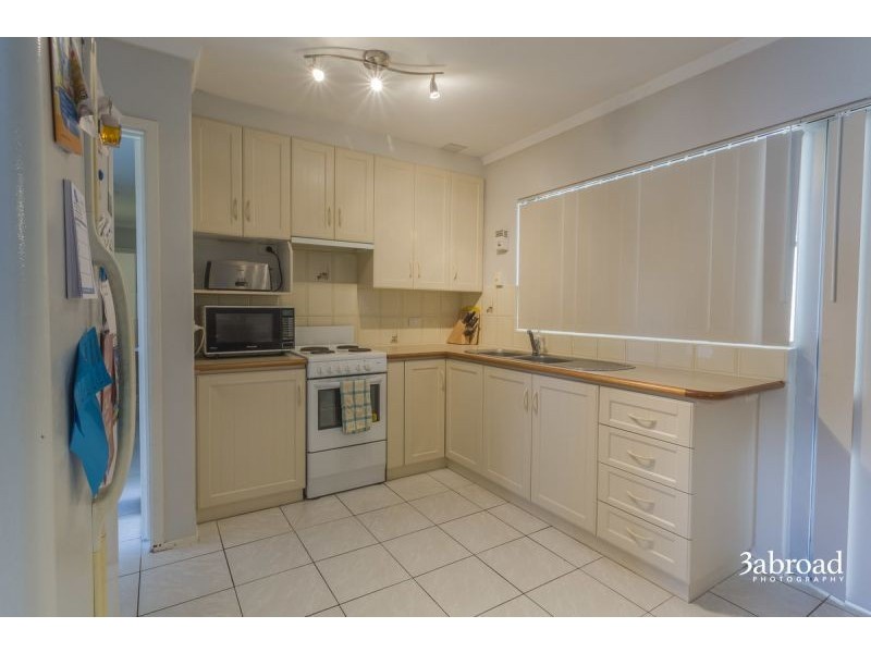 12 Bushy Rd, Spearwood WA 6163