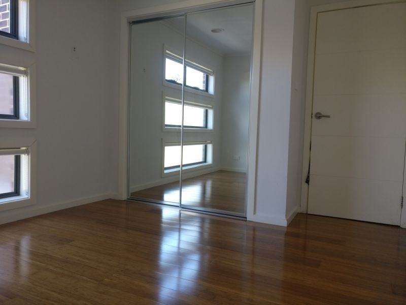 2/57 Rokewood Cres, Meadow Heights VIC 3048