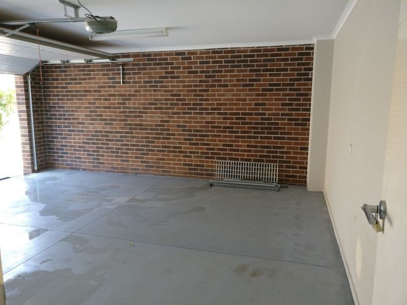 2/57 Rokewood Cres, Meadow Heights VIC 3048