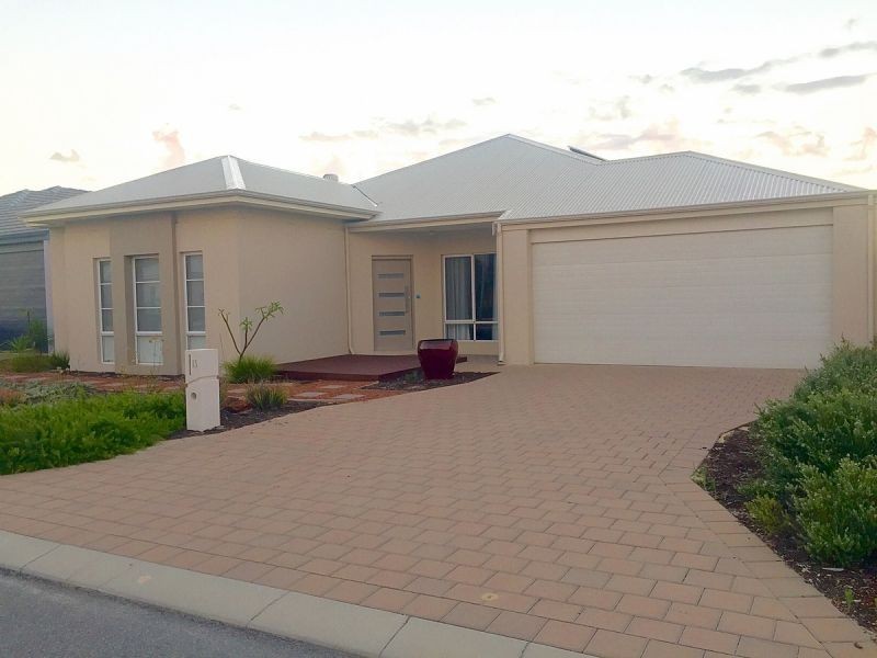 15 Dempster St, Caversham WA 6055