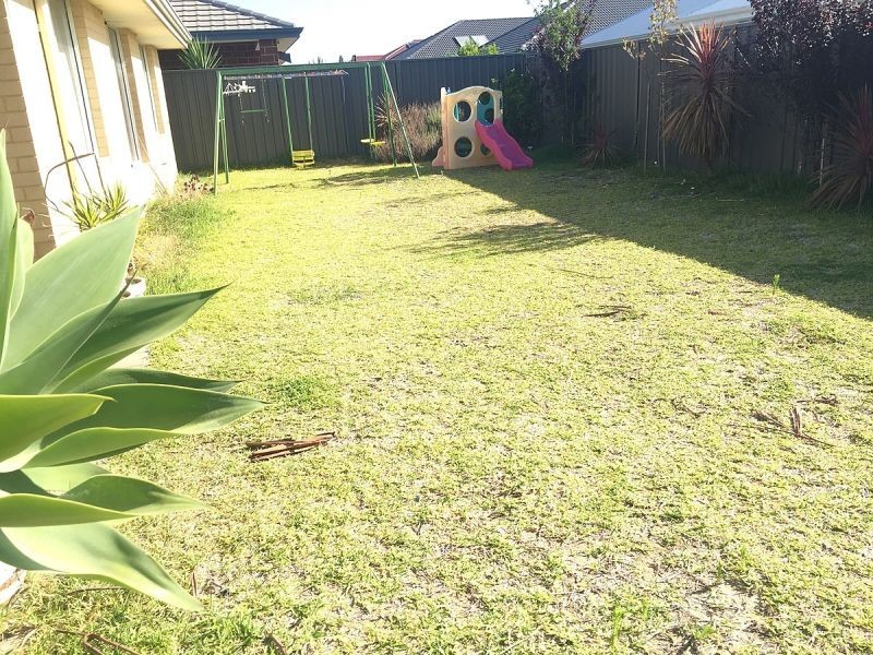15 Dempster St, Caversham WA 6055