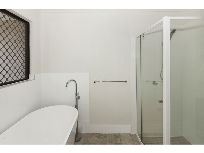 48 Enford St, Hillcrest QLD 4118