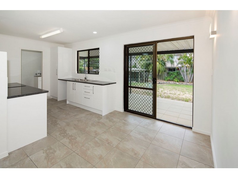48 Enford St, Hillcrest QLD 4118