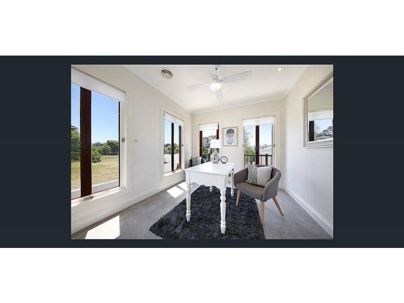 37 St James Park Dr, Brighton VIC 3186