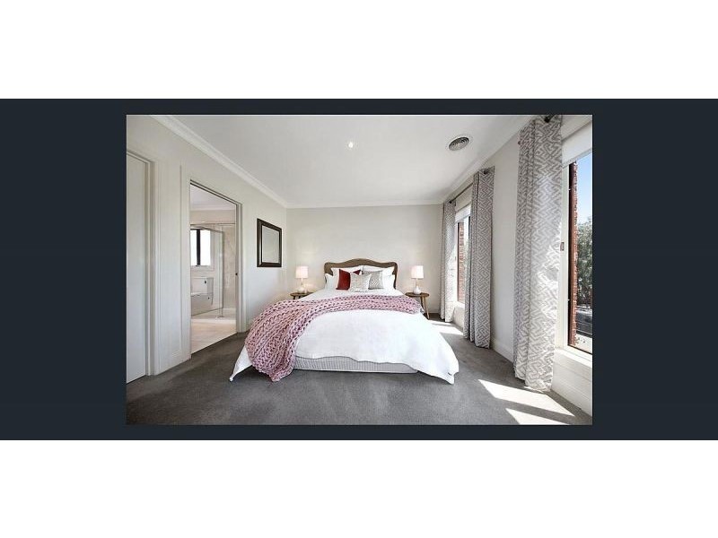 37 St James Park Dr, Brighton VIC 3186