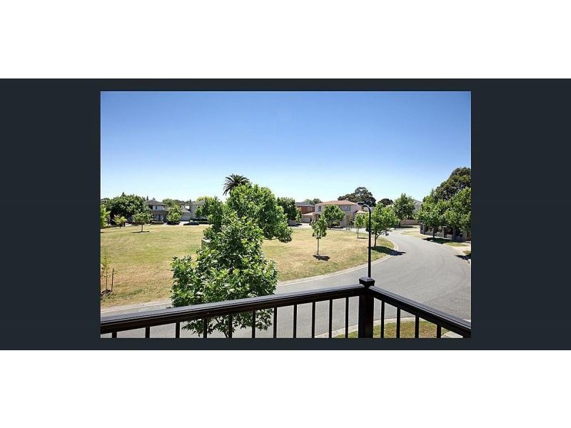 37 St James Park Dr, Brighton VIC 3186