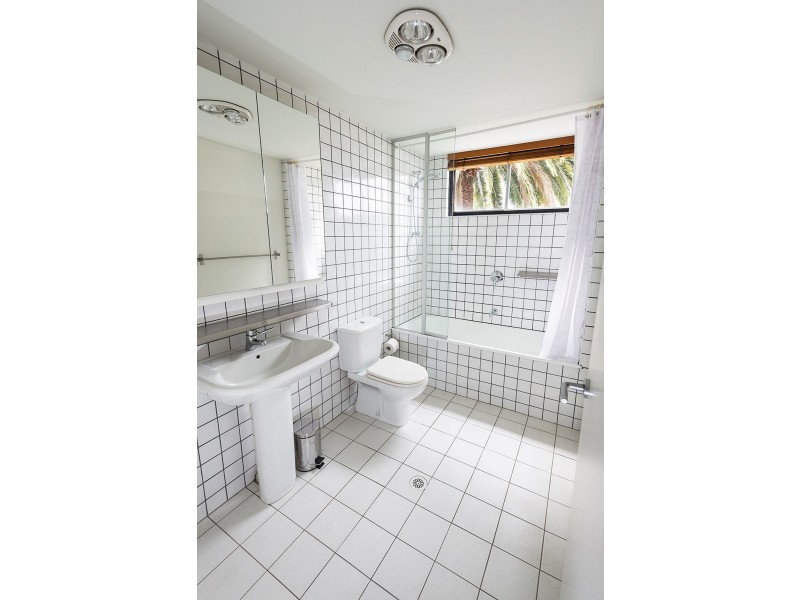 9/167 Fitzroy St, St Kilda VIC 3182