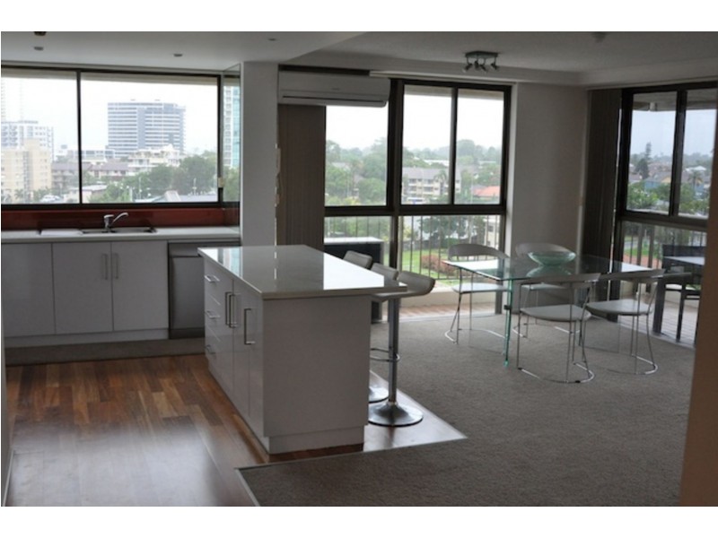 10 Marine Pde, Southport QLD 4215