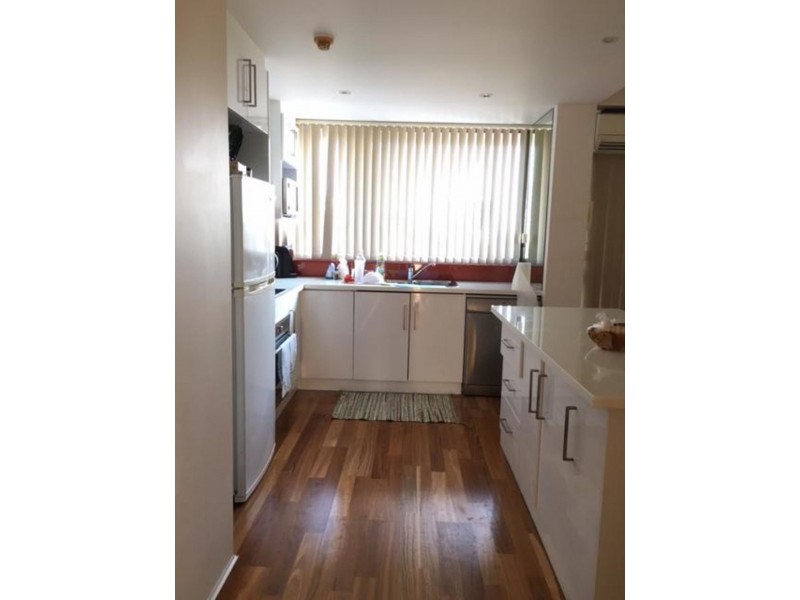 10 Marine Pde, Southport QLD 4215