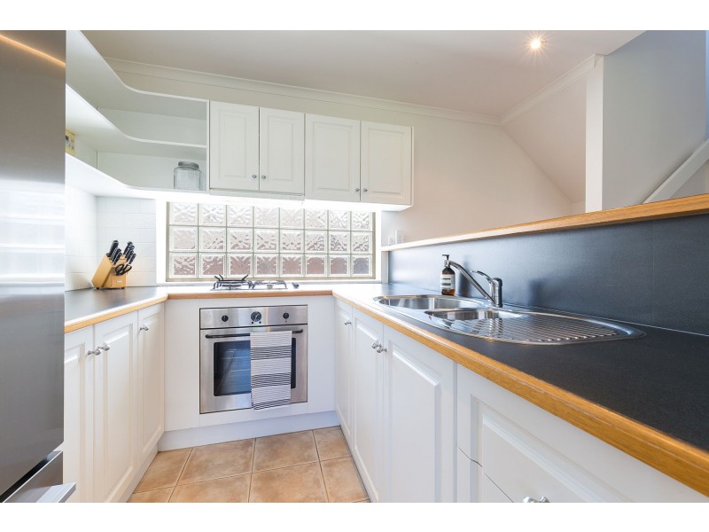 14 Coopers Lane, Kensington VIC 3031